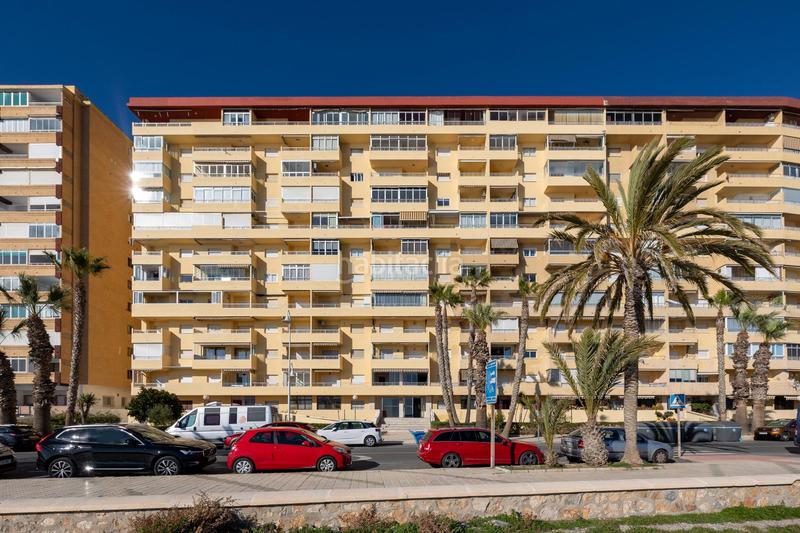 Foto 2c76ab30-0343-47bd-a94e-1cbbb7998b6a. Piso !!espectacular vivienda en primera linea de playa!! en Almuñécar