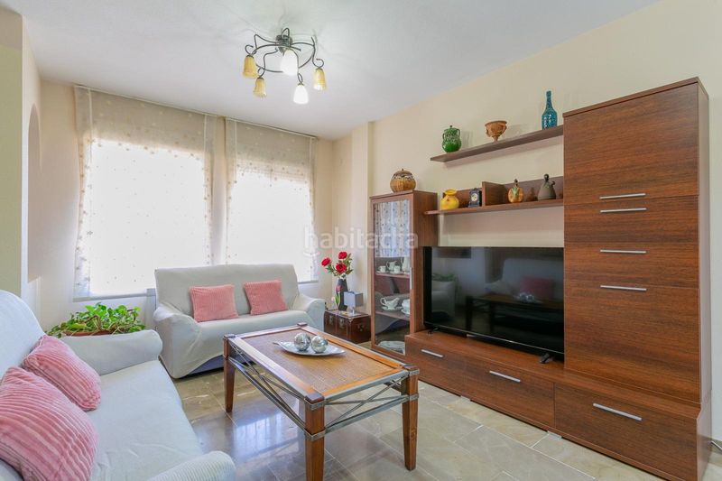 Foto 5cd526d3-4b88-496a-b2c4-e04fdb79d99d. Casa adossada amb aparcament a Cerrillo de Maracena - Periodistas Granada