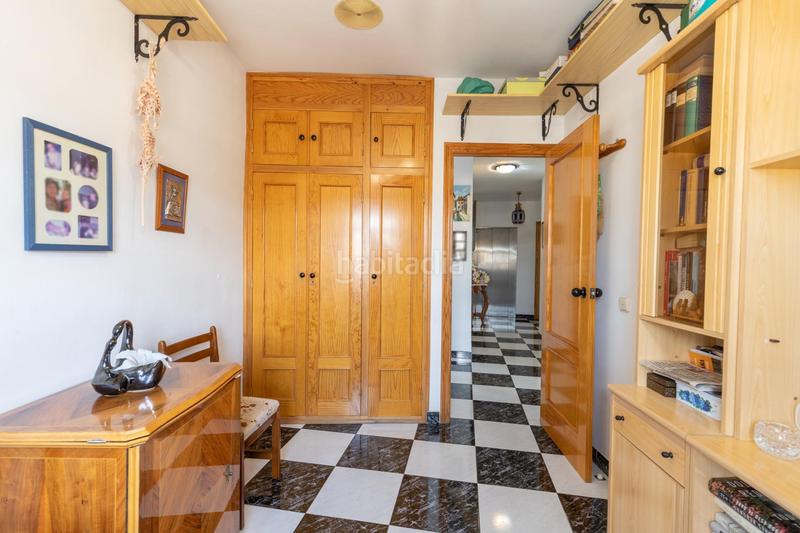 Foto 3c1ad2ae-53b3-4cb9-977b-c6aeb214f6a6. House with heating in La Zubia Ciudad Zubia (La)