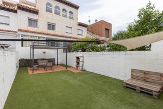 Maison jumelée  Calle de los albercones. Adosada con patio de 60 m2 en ogijares