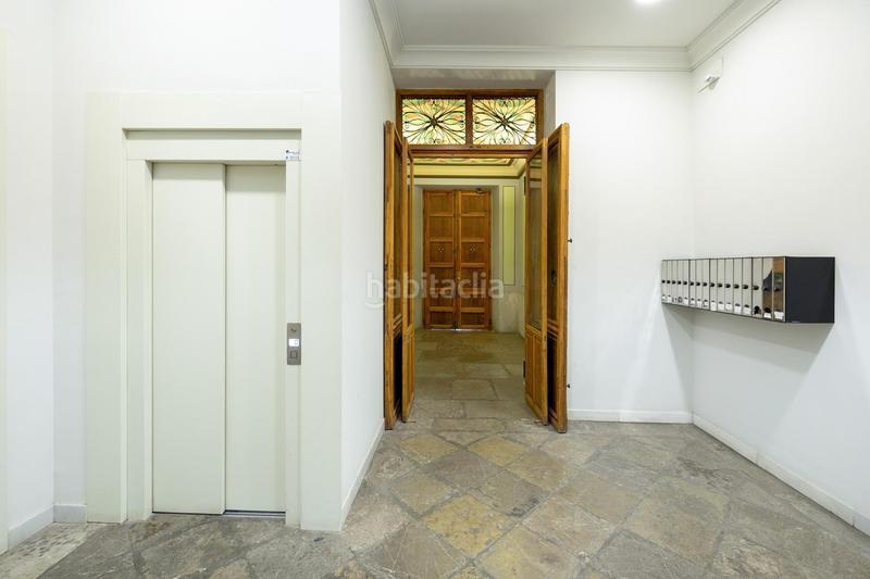 Foto 78579a89-efe5-445d-bd17-fc107f352410. Dúplex impresionante piso en dos alturas en el corazón en Granada