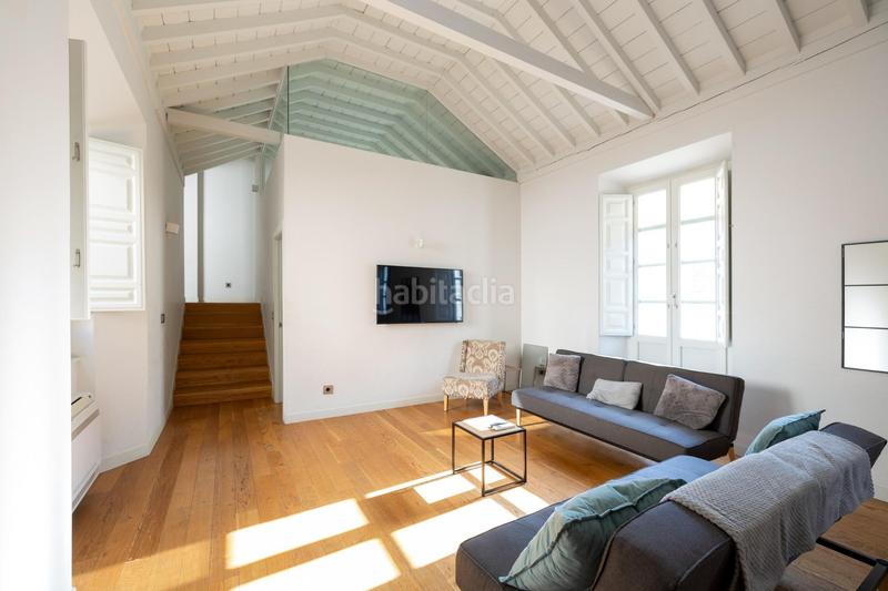 Foto b0db5780-652a-4a35-ae5c-336538eab876. Dúplex impresionante piso en dos alturas en el corazón en Granada