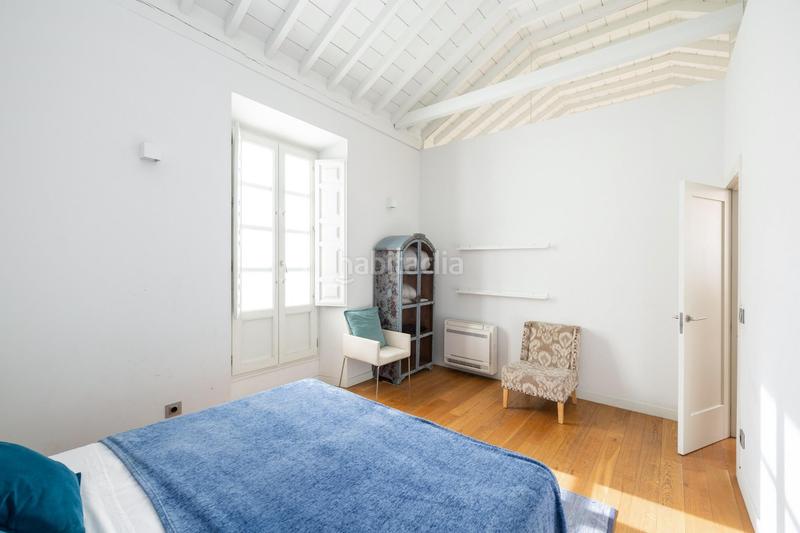 Foto b9a91397-9a0d-4653-bd8c-f3d63eb9074d. Dúplex impresionante piso en dos alturas en el corazón en Granada