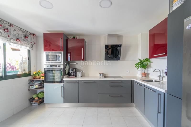 Foto 42ba9701-2fc9-4ead-803e-85991f1c458a. Semi detached house with parking pool in San Francisco - El Chorrillo Gabias (Las)