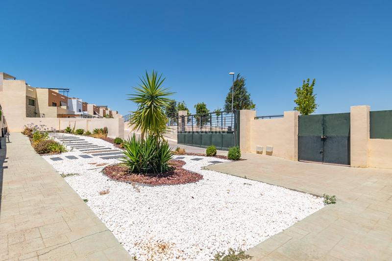 Foto b4d78c7d-74df-407c-981b-ab7876ae8ebe. Semi detached house with parking pool in San Francisco - El Chorrillo Gabias (Las)
