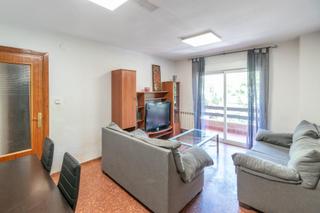 Appartement  Calle verdiales. Bonito piso en el barrio de la cruz
