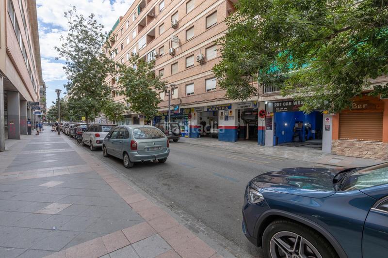 Foto e99ca326-9a7f-4a6e-a17f-b31fb8008e1e. Local comercial atención inversores!!! local en pedro antonio de alarcón en funcionamiento!!! en Granada