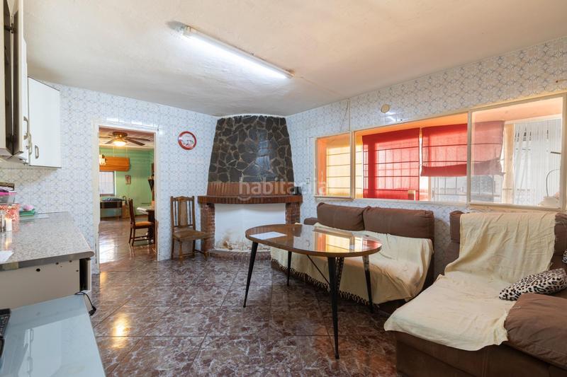 Foto 0eb98f0b-ff1a-4566-8336-a554575d19e6. Casa oportunidad amplia casa de 250 m para reformar a tu gusto en Armilla