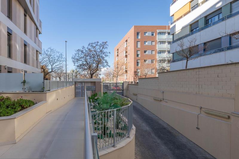 Foto 15338b20-6fa3-4510-851d-0b43df6b9529. Piso en calle de josé luis pérez pujadas piso premium con piscina y garaje en zona forum junto a la ciudad de la justicia en Granada
