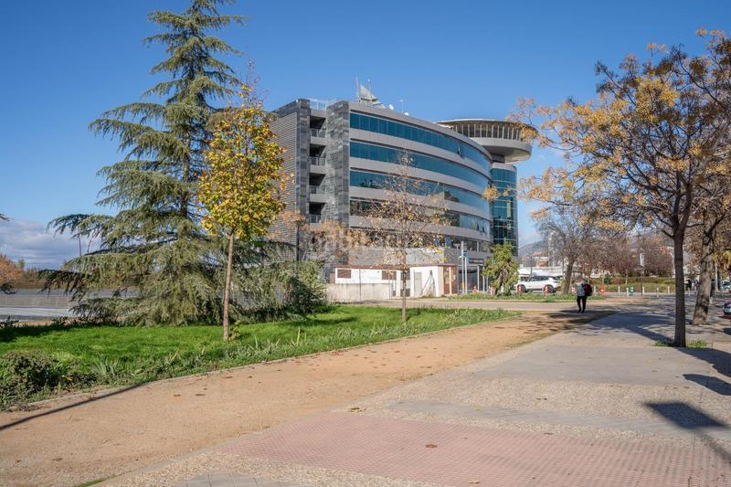 Foto 45eab5d2-377e-41bd-8fc1-cff80b889026. Piso en calle de josé luis pérez pujadas piso premium con piscina y garaje en zona forum junto a la ciudad de la justicia en Granada