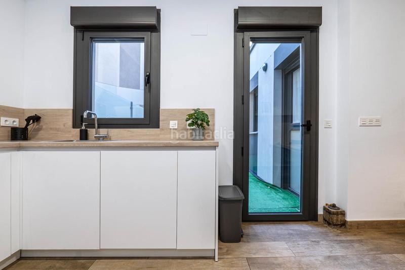 Foto c136f9da-12a1-4809-bb0d-6a9a3bd87f1f. Piso en calle de josé luis pérez pujadas piso premium con piscina y garaje en zona forum junto a la ciudad de la justicia en Granada