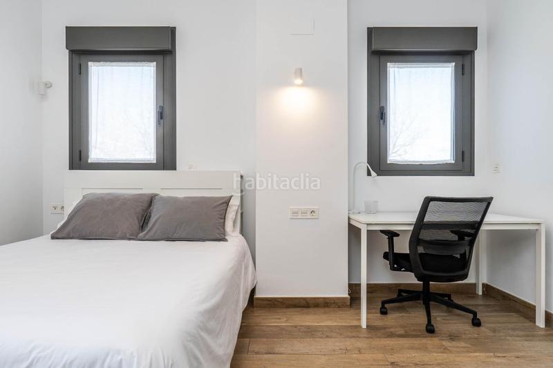 Foto ddf872a9-e220-47ce-9a42-b0a02a33c589. Piso en calle de josé luis pérez pujadas piso premium con piscina y garaje en zona forum junto a la ciudad de la justicia en Granada