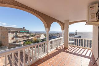 Casa aparellada  Calle francisco josé garcía jiménez. Amplio pareado en vega de granada tu nuevo hogar espera por ti