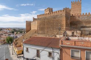 Casa  Calle de la cruz de piedra. Amplia casa en venta en guadix  oportunidad de inversión