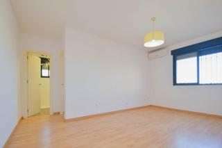 Apartament  Camino de los portones. Piso de 1 habitación con garaje y trastero incluido