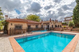 Xalet  Urbanizacion del suspiro del moro. Oportunidad!! chalet en planta baja con piscina