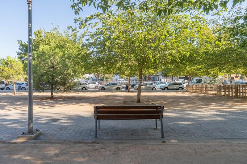 Foto d2369666-5d4e-432b-9477-45513d818c6e. Geschäftsraum in Campus de la Salud Granada