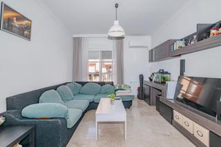 Piso  Calle rafael alberti. Gran piso para entrar a vivir