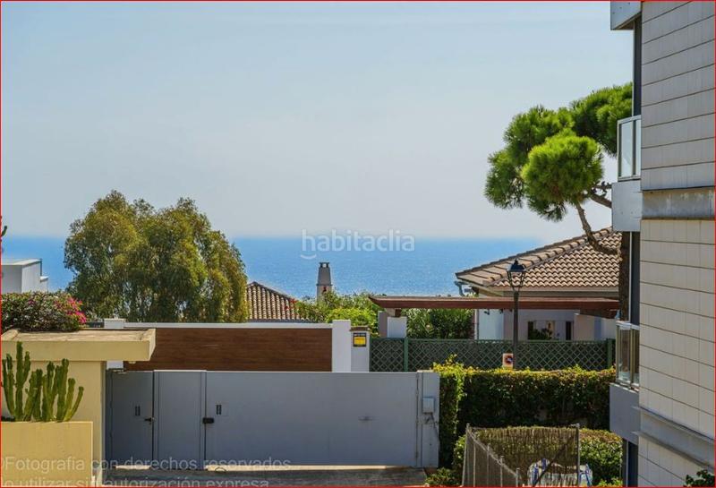 Foto 100899be-f540-4acf-99a5-a87f2637f43e. Piso en calle del mármol 164 su vivienda en punta paloma en Manilva