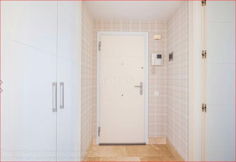 Foto 14f7e125-1460-45a9-8447-c5258032eed5. Piso en calle del mármol 164 su vivienda en punta paloma en Manilva