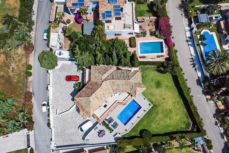 Foto 3d111666-d7ce-44d9-b4b2-c11ad0d42053. Chalet en calle de la luz 10 chalet independiente en venta en calle de la luz espepona. en Estepona