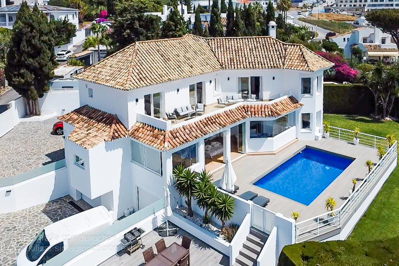 Foto 5e5991ae-d0ac-4551-b488-8d1ee5696c6e. Chalet en calle de la luz 10 chalet independiente en venta en calle de la luz espepona. en Estepona