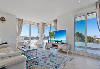 Appartement à Calle miguel delibes 20. Espacioso apartamento de 3 dormitorios nueva andalucia  a un pas