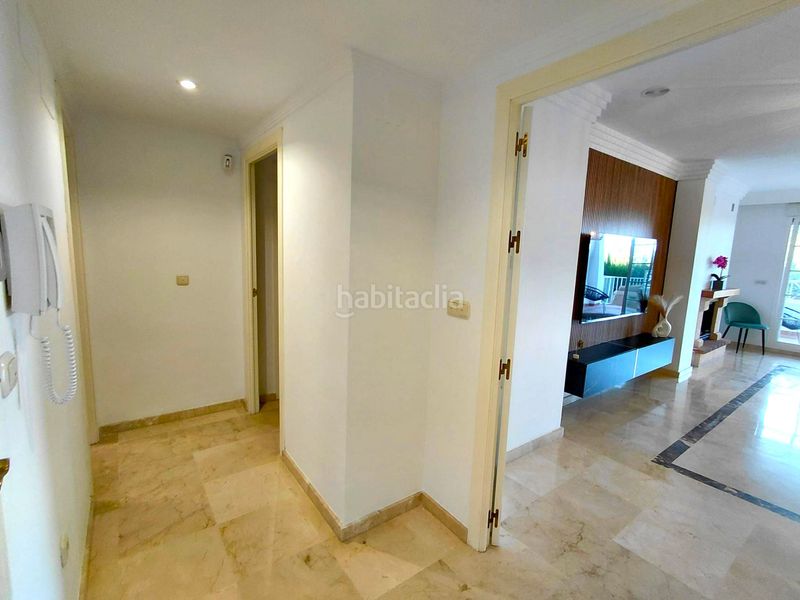 Foto 08a902a6-9401-4109-87f9-9ba594713d0f. Pis a avenida de la alcudia 91 a bahía de Marbella Marbella