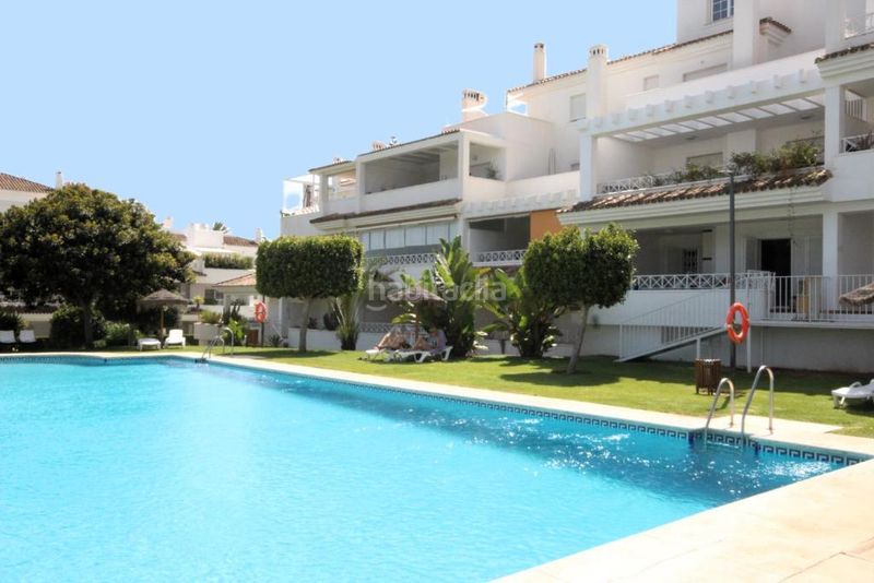 Foto 510dc331-f555-4214-b473-520e2d0de87e. Pis a avenida de la alcudia 91 a bahía de Marbella Marbella