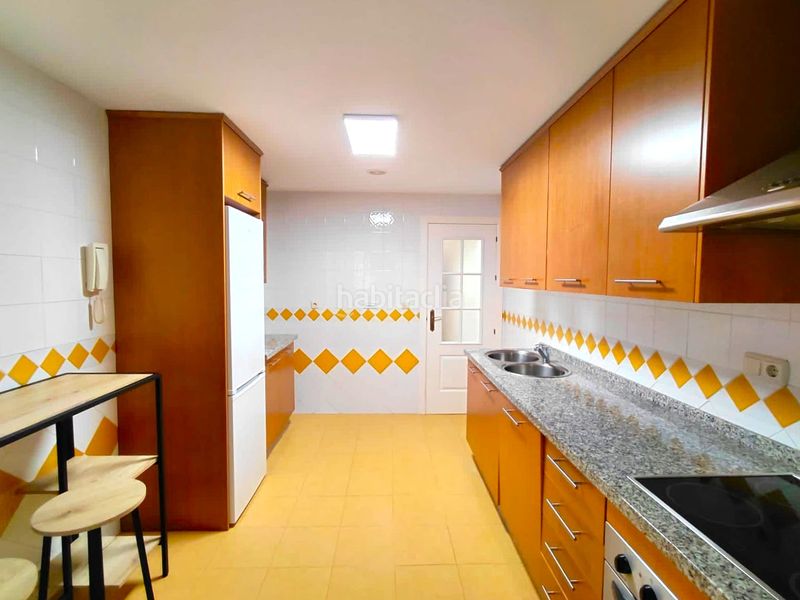 Foto 783ce9fa-96ba-4399-b192-e0ee9a295d41. Pis a avenida de la alcudia 91 a bahía de Marbella Marbella