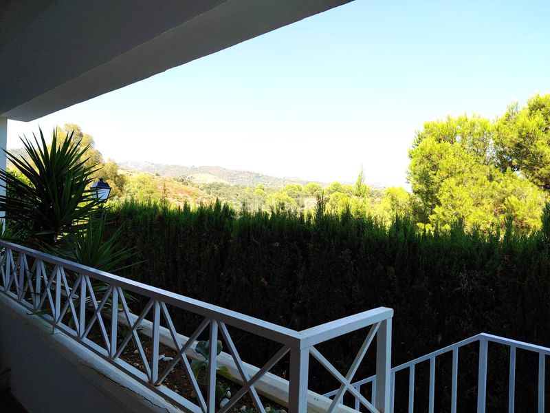 Foto 8ab54fa8-a97d-47dd-8c02-d9c80f7f7590. Pis a avenida de la alcudia 91 a bahía de Marbella Marbella