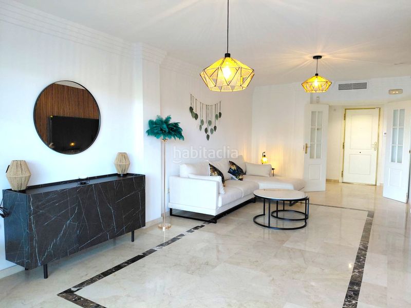Foto aa2df0c9-1ac4-481a-b390-7d9ed9059f19. Pis a avenida de la alcudia 91 a bahía de Marbella Marbella