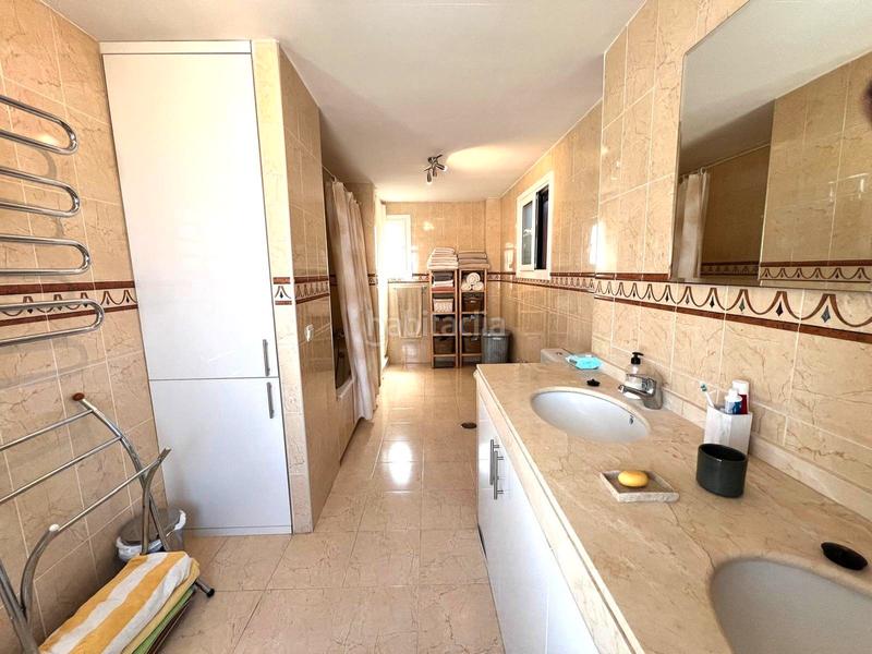 Foto 3d2d697d-85c1-4f58-b474-0a6d9b9e4f40. Dúplex en avenida pernet 22 duplex en venta en Nueva Atalaya en Estepona