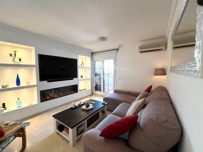 Foto 5c5fc9b4-7567-4618-94af-13bb04486c78. Dúplex en avenida pernet 22 duplex en venta en Nueva Atalaya en Estepona