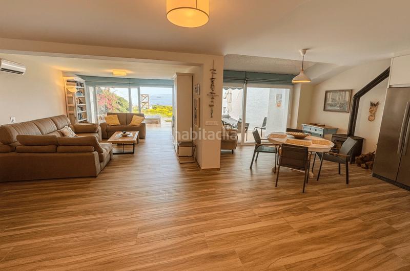 Foto 637d3770-c7ec-4be4-9c15-d0d7d4a335e2. Casa adosada en calle maestro rodrigo 60 chatel en bahaí dorara. en Estepona
