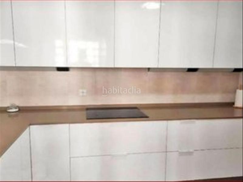 Foto b5467652-1c00-44b2-99b3-ff34c61faf9e. Piso en calle pío baroja 9 oportunidad en nueva andalucia. en Marbella