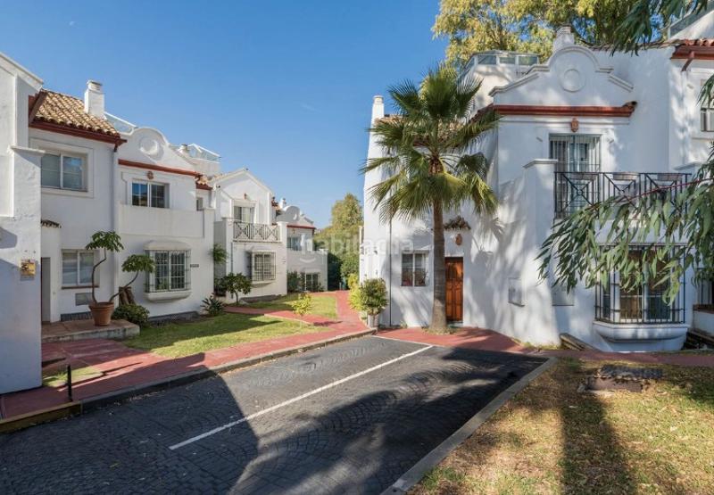 Foto 7624bad0-f86e-47c4-98b6-867492777b84. Casa bifamiliare in calle ad 44 in Guadalmina Alta Marbella