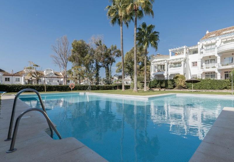 Foto 1980b12d-3d2d-40b6-9526-8f9b7b96c856. Towny house in calle ad 44 in Guadalmina Alta Marbella