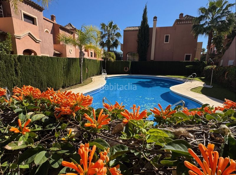 Foto 16e933ef-2948-4fc0-91a6-1acb8c0879ed. Maison jumelée dans c. isabel barreto 2 dans Valle Romano Golf Estepona
