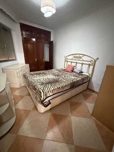 Foto 4467798e-1c8b-4ad3-9a45-3d11a1aa8bbd. Pis a avenida trapiche 12 a Zona Miraflores Marbella