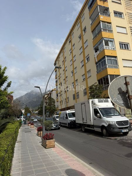 Foto edb00feb-e0b3-40bf-a435-f3f43dd7bd75. Pis a avenida trapiche 12 a Zona Miraflores Marbella