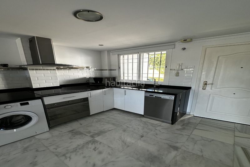 Foto bf55abcf-3ef3-4cd2-8fc2-c2067a87ed40. Apartament a calle aries 31p a Los Naranjos Marbella