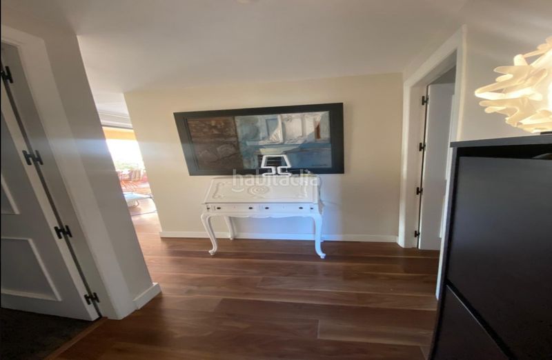 Foto 85e7559d-94a5-4b9f-88de-7cc607a63f4b. Dúplex amb calefacció aparcament piscina a Nueva Atalaya Estepona