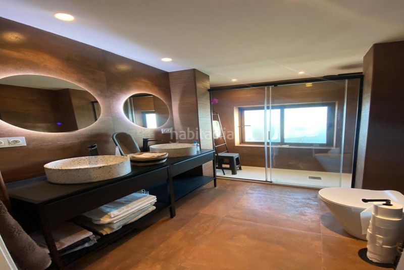 Foto 8d8f26ce-8276-4e51-b99d-a7386b3c99aa. Dúplex amb calefacció aparcament piscina a Nueva Atalaya Estepona