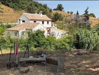 Mas à Urbanizacion cortesin 83a. Una encantadora finca andaluza en casares