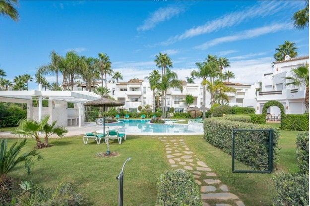 Foto 75a4fb5c-2ba1-49ae-81ef-72a1692b9115. Planta baixa a calle trajano 22 a Villacana - Costalita - Saladillo Estepona