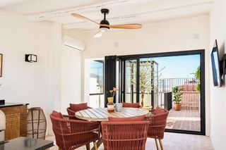 Casa aparellada  Avenida marqu�s del duero 63. Exclusiva casa adosada con azotea privada y piscina climatizada