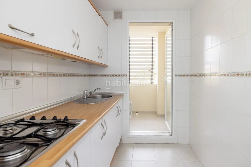 Foto cb8f035b-8fff-423c-84e4-2d8d6df5bc6a. Apartament amb aparcament piscina a Hacienda Las Chapas Marbella