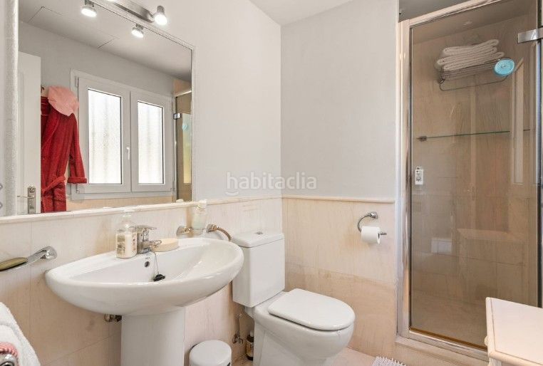 Foto d7b2d8c5-2a98-4bd2-8f82-e4894f6e07f3. Casa adossada a calle 4b 24 a Guadalmina Baja Marbella