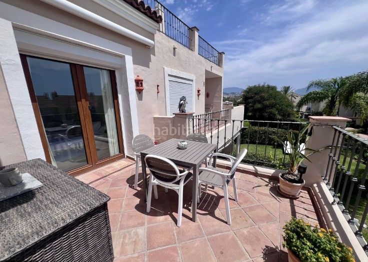 Foto 391f2e07-e06a-45a0-939e-c3154bea8d92. Casa adossada a calle calendula 39 a Paraiso - Barronal Estepona